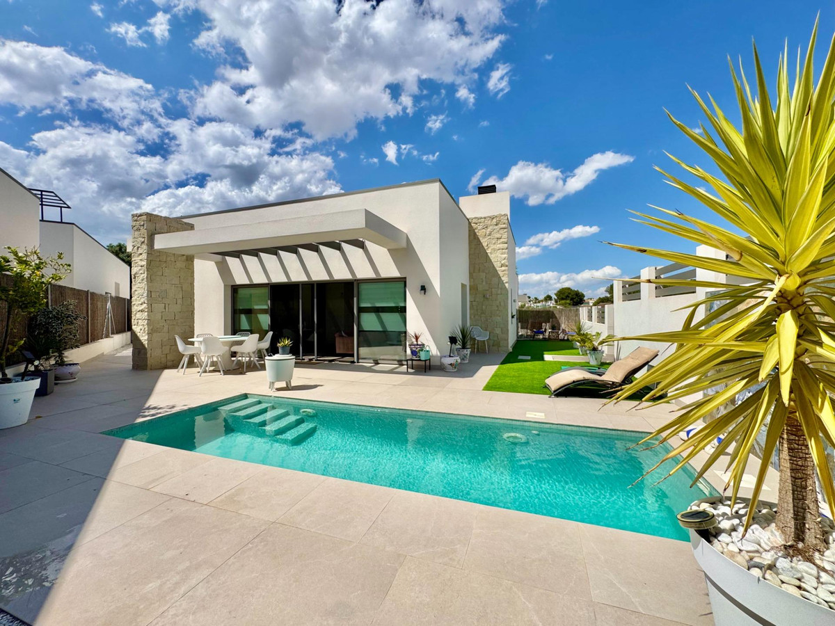 Huis te koop in San Miguel de Salinas | 3 slaapkamers H5383243