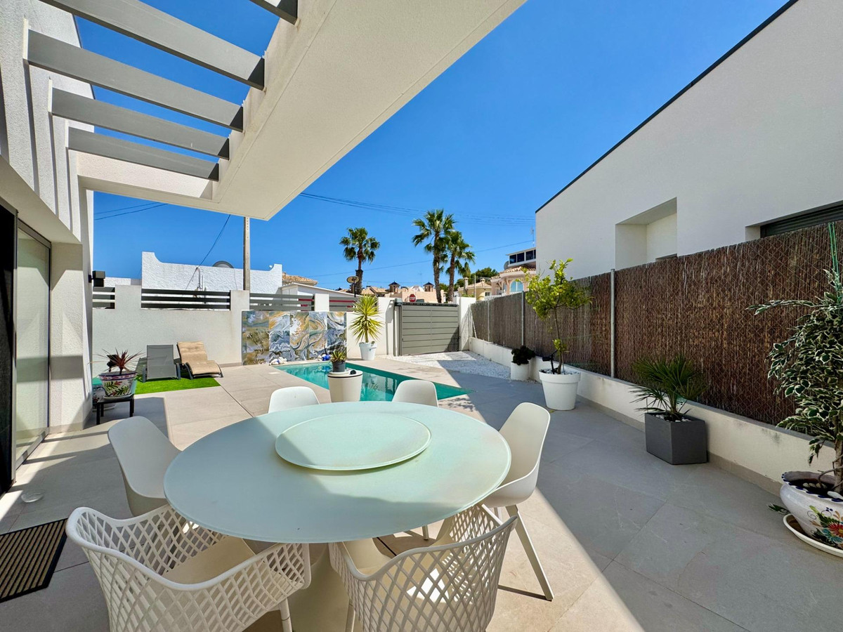 Huis te koop in San Miguel de Salinas | 3 slaapkamers H5383243