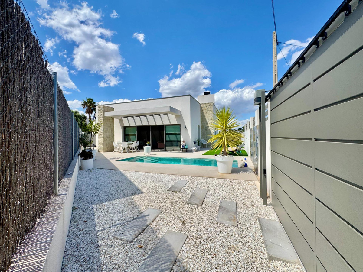 Huis te koop in San Miguel de Salinas | 3 slaapkamers H5383243