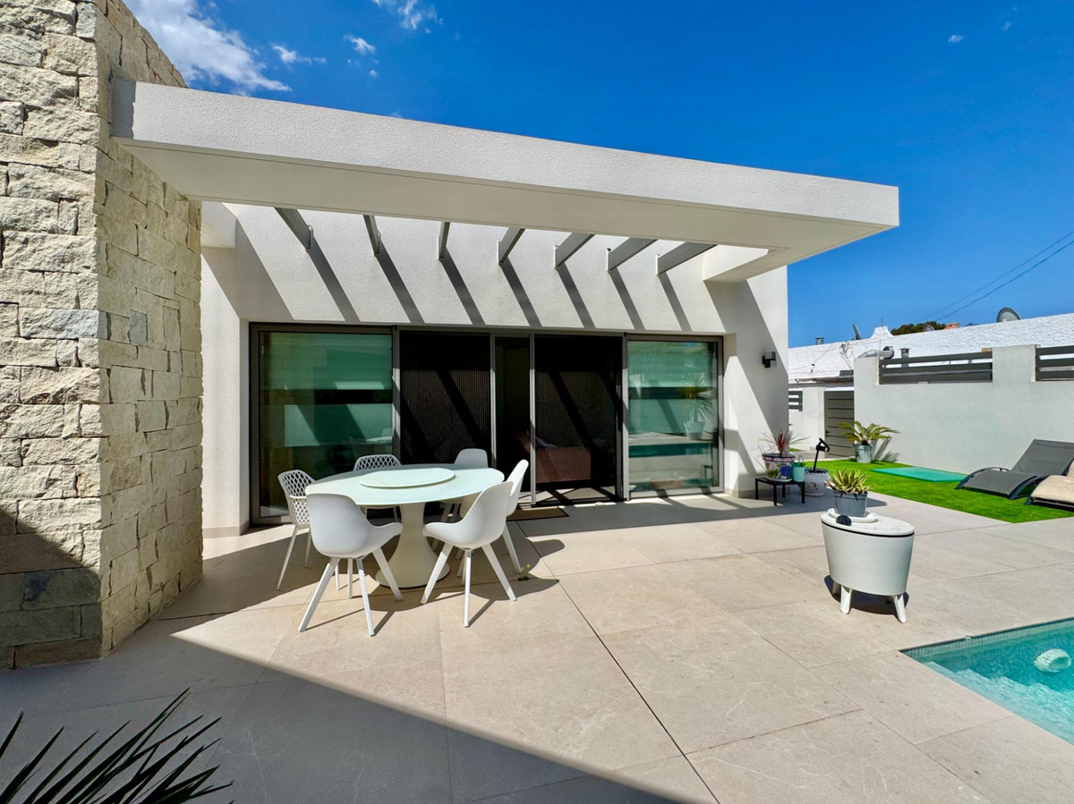 Huis te koop in San Miguel de Salinas | 3 slaapkamers H5383243