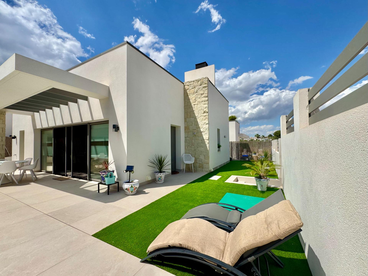 Huis te koop in San Miguel de Salinas | 3 slaapkamers H5383243