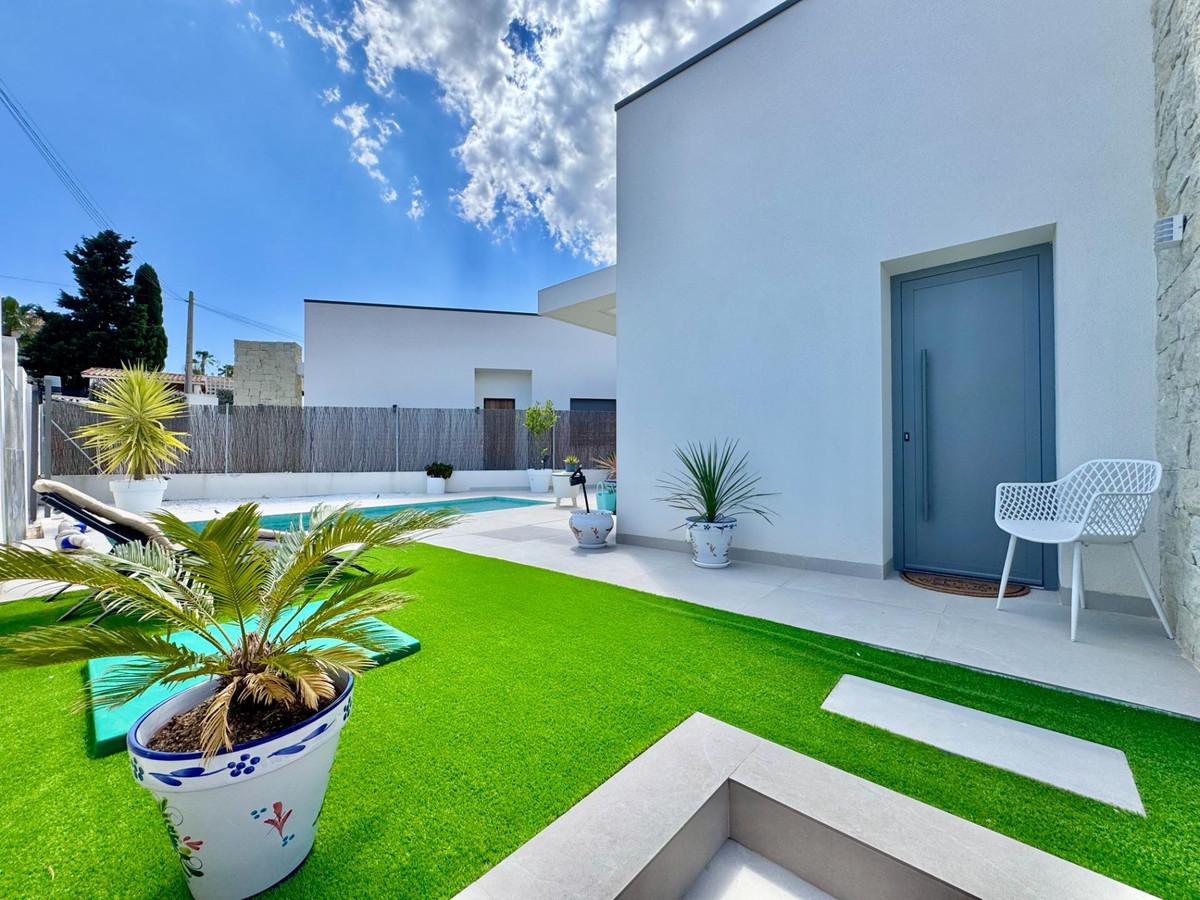 Huis te koop in San Miguel de Salinas | 3 slaapkamers H5383243