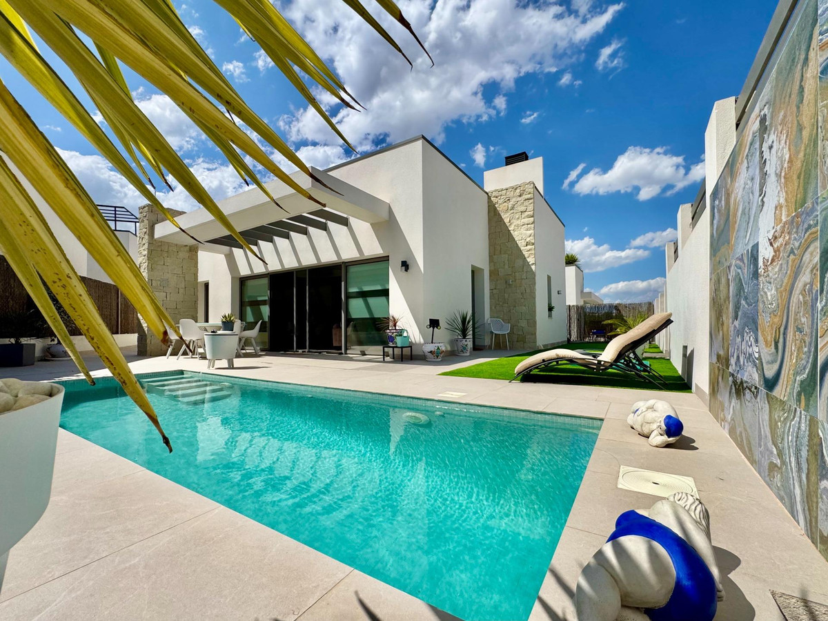 Huis te koop in San Miguel de Salinas | 3 slaapkamers H5383243