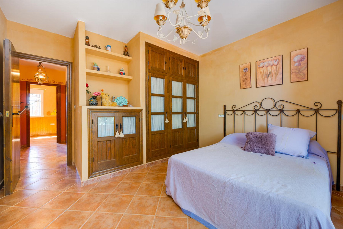 Huis te koop in San Miguel de Salinas | 5 slaapkamers H5387434