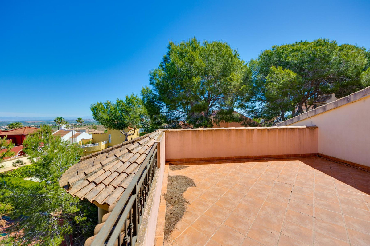 Huis te koop in San Miguel de Salinas | 5 slaapkamers H5387434