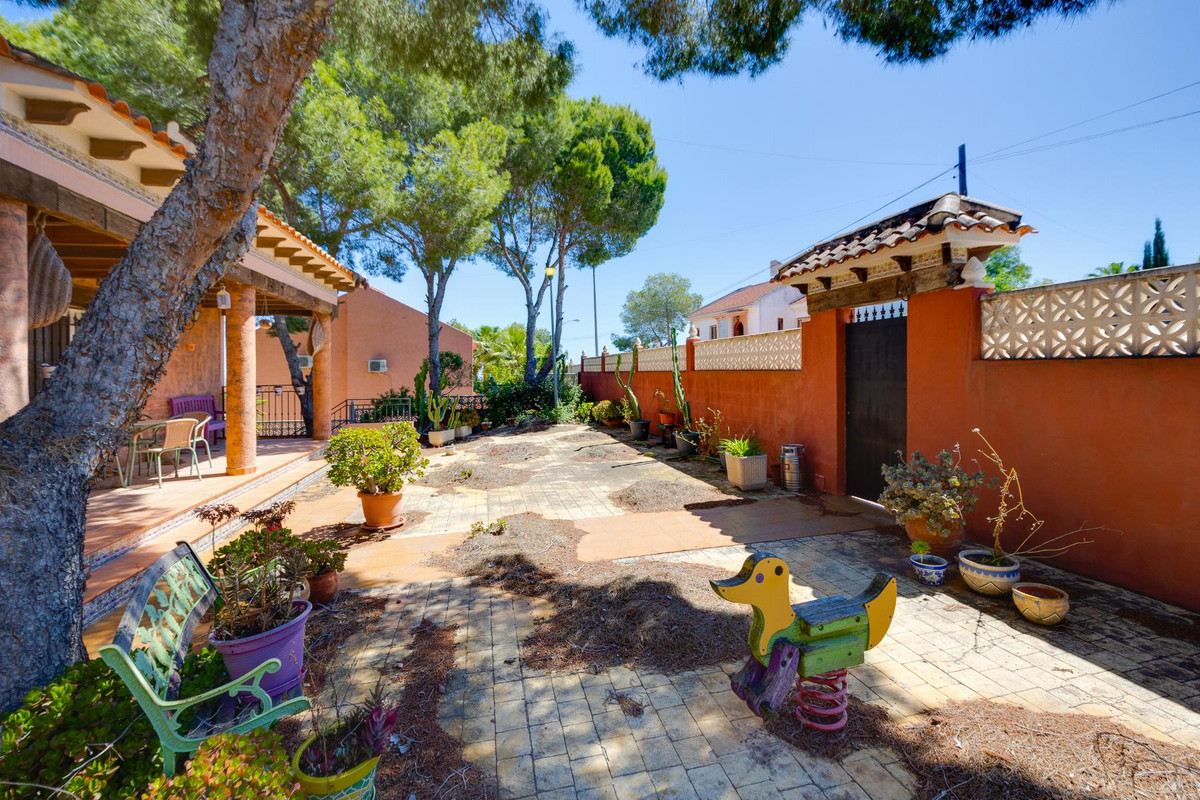 Huis te koop in San Miguel de Salinas | 5 slaapkamers H5387434