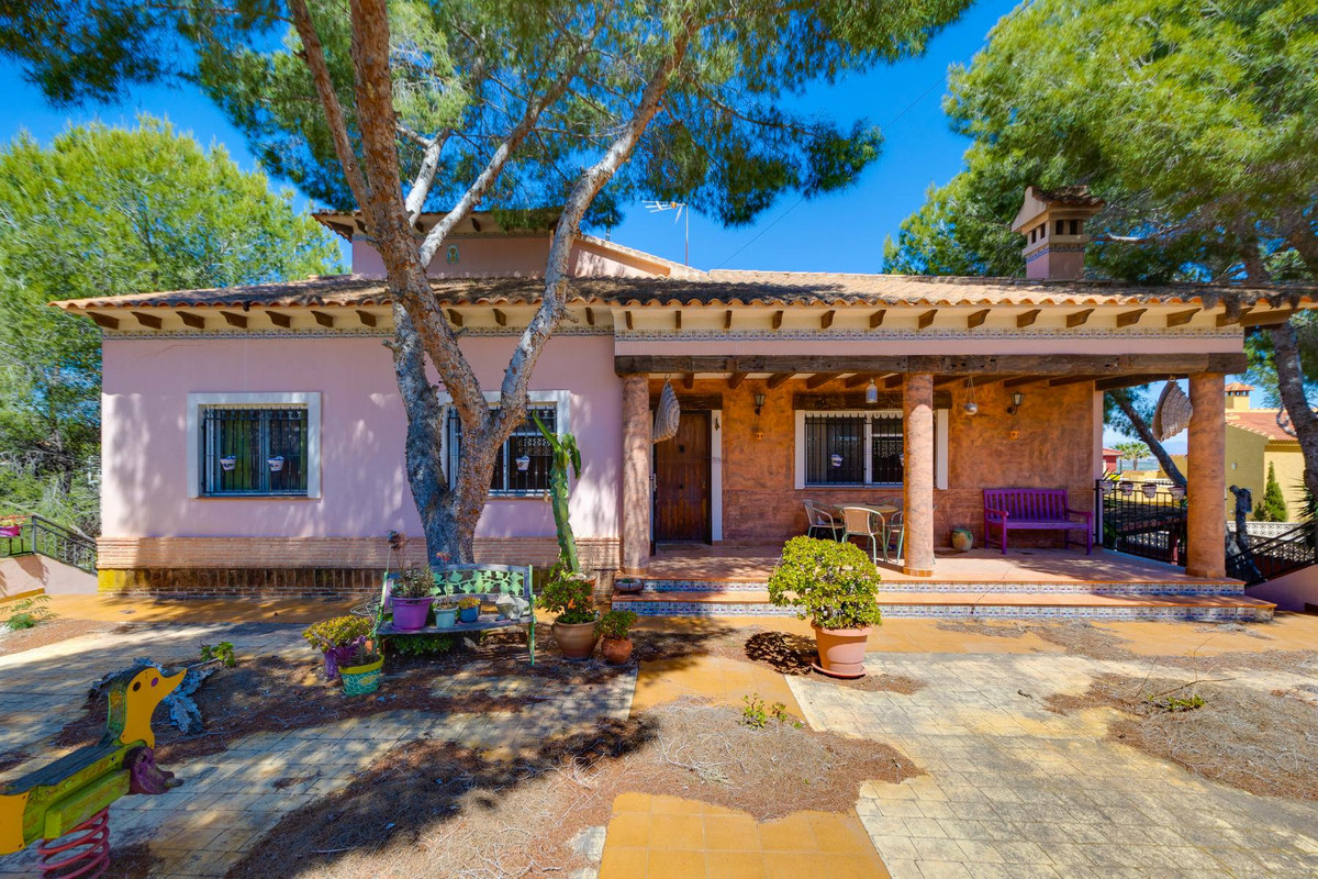 Huis te koop in San Miguel de Salinas | 5 slaapkamers H5387434