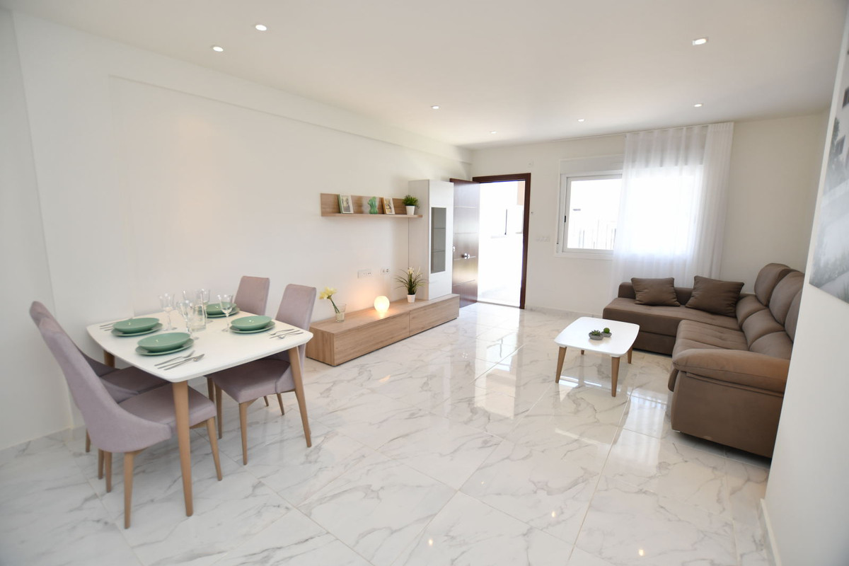 Huis te koop in San Miguel de Salinas | 2 slaapkamers H5408011