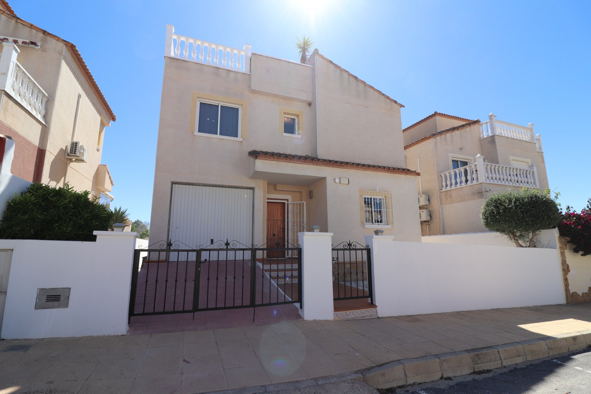 Huis te koop in San Miguel de Salinas | 3 slaapkamers H5418253