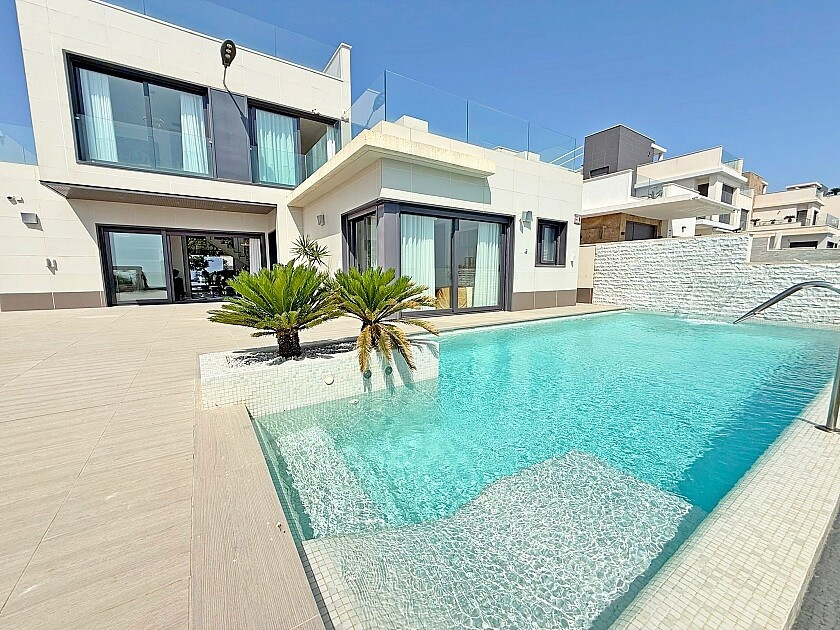 Huis te koop in San Miguel de Salinas | 5 slaapkamers H5456221