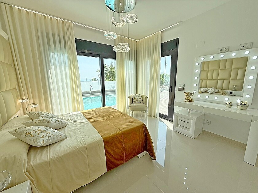 Huis te koop in San Miguel de Salinas | 5 slaapkamers H5456221