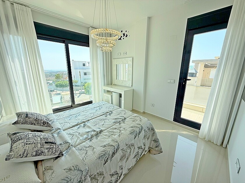 Huis te koop in San Miguel de Salinas | 5 slaapkamers H5456221