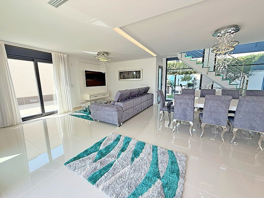 Huis te koop in San Miguel de Salinas | 5 slaapkamers H5456221