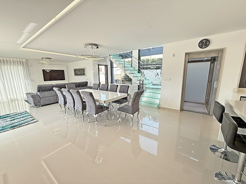 Huis te koop in San Miguel de Salinas | 5 slaapkamers H5456221