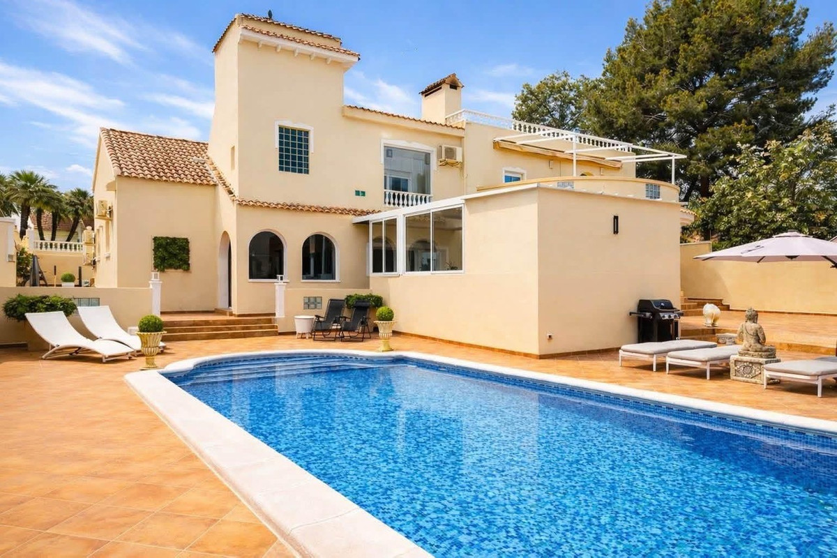 Huis te koop in San Miguel de Salinas | 4 slaapkamers H5462545