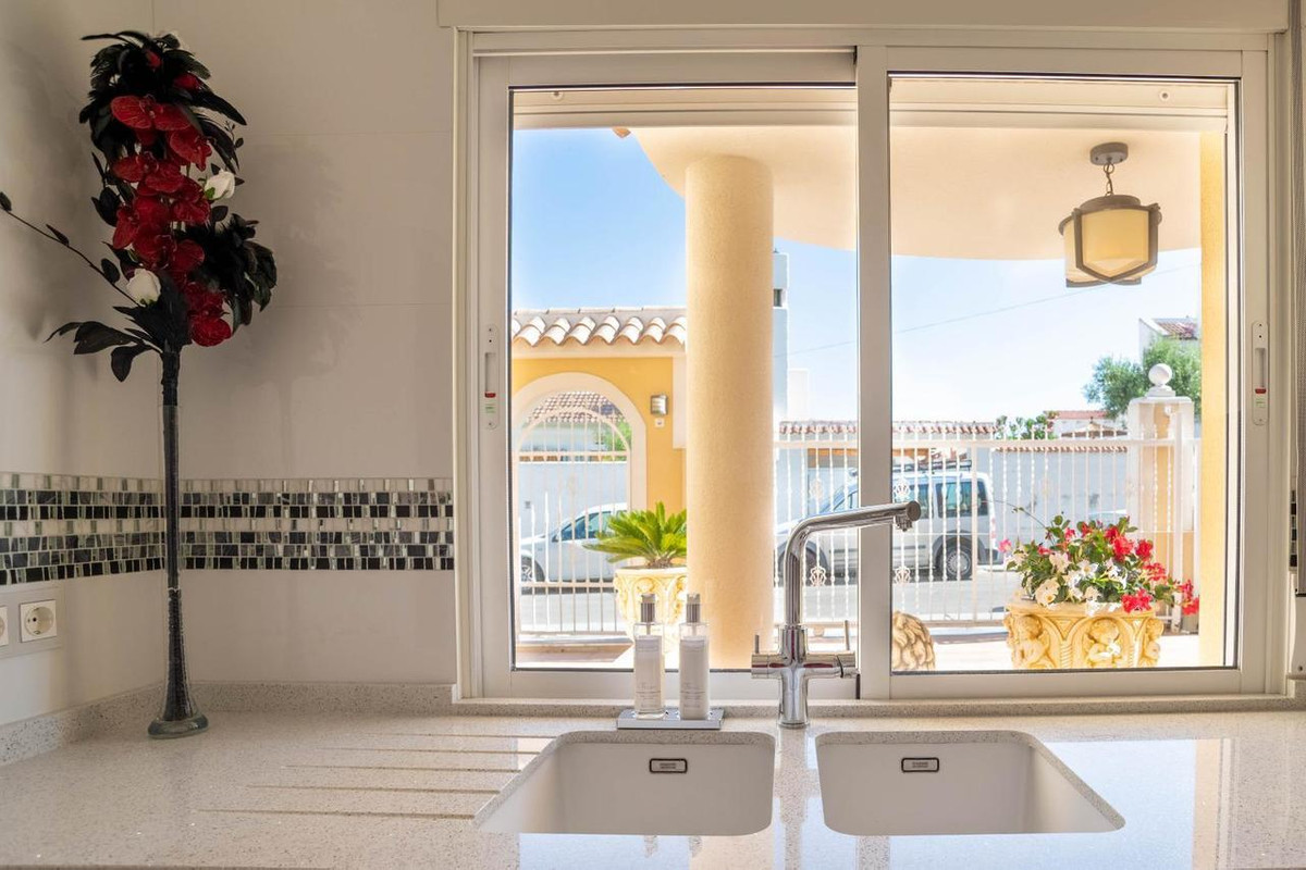 Huis te koop in San Miguel de Salinas | 4 slaapkamers H5462545