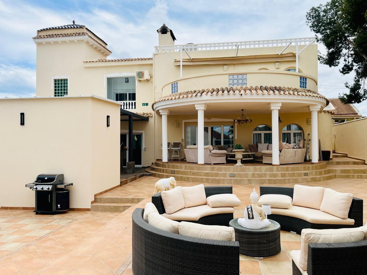 Huis te koop in San Miguel de Salinas | 4 slaapkamers H5462545