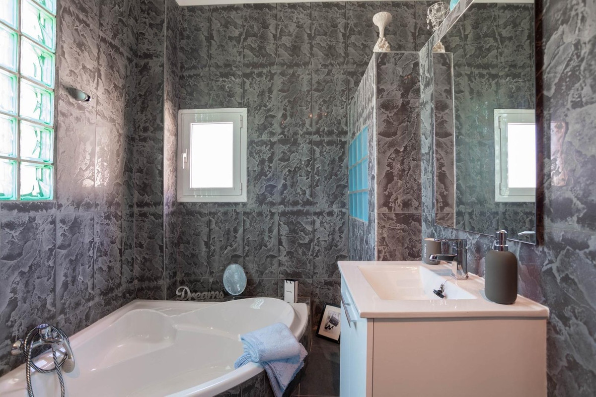 Huis te koop in San Miguel de Salinas | 4 slaapkamers H5462545