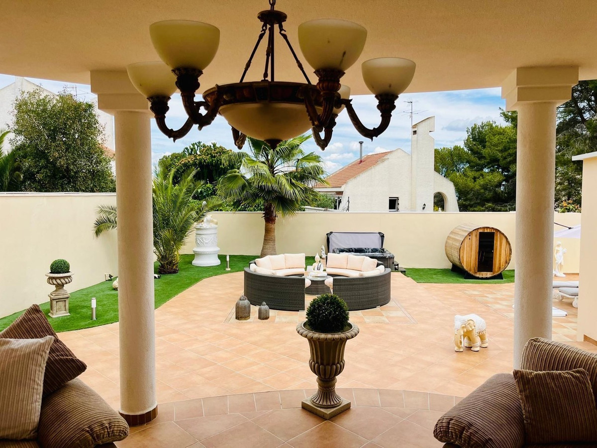 Huis te koop in San Miguel de Salinas | 4 slaapkamers H5462545