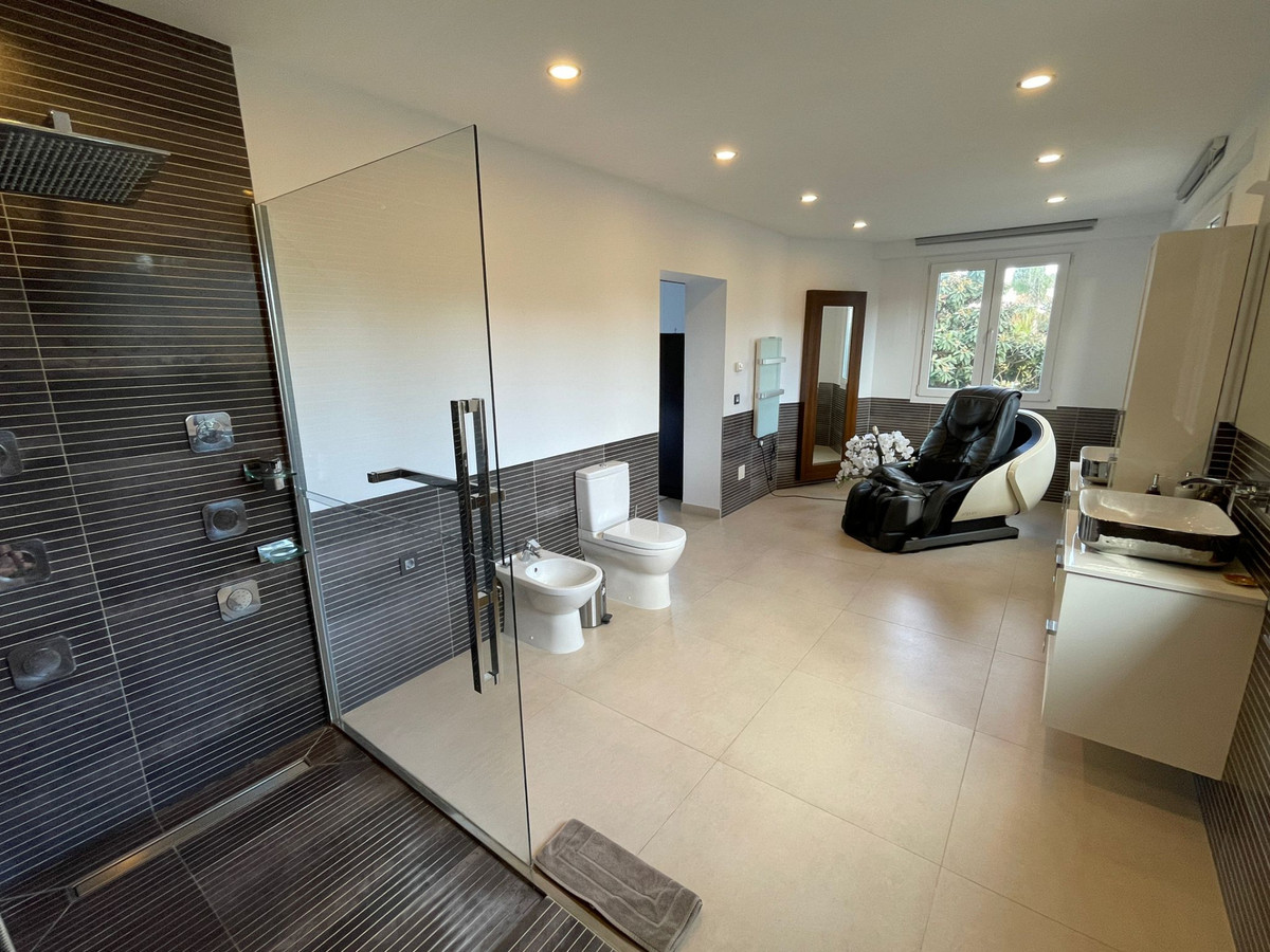 Huis te koop in San Pedro de Alcántara | 8 slaapkamers H4631002
