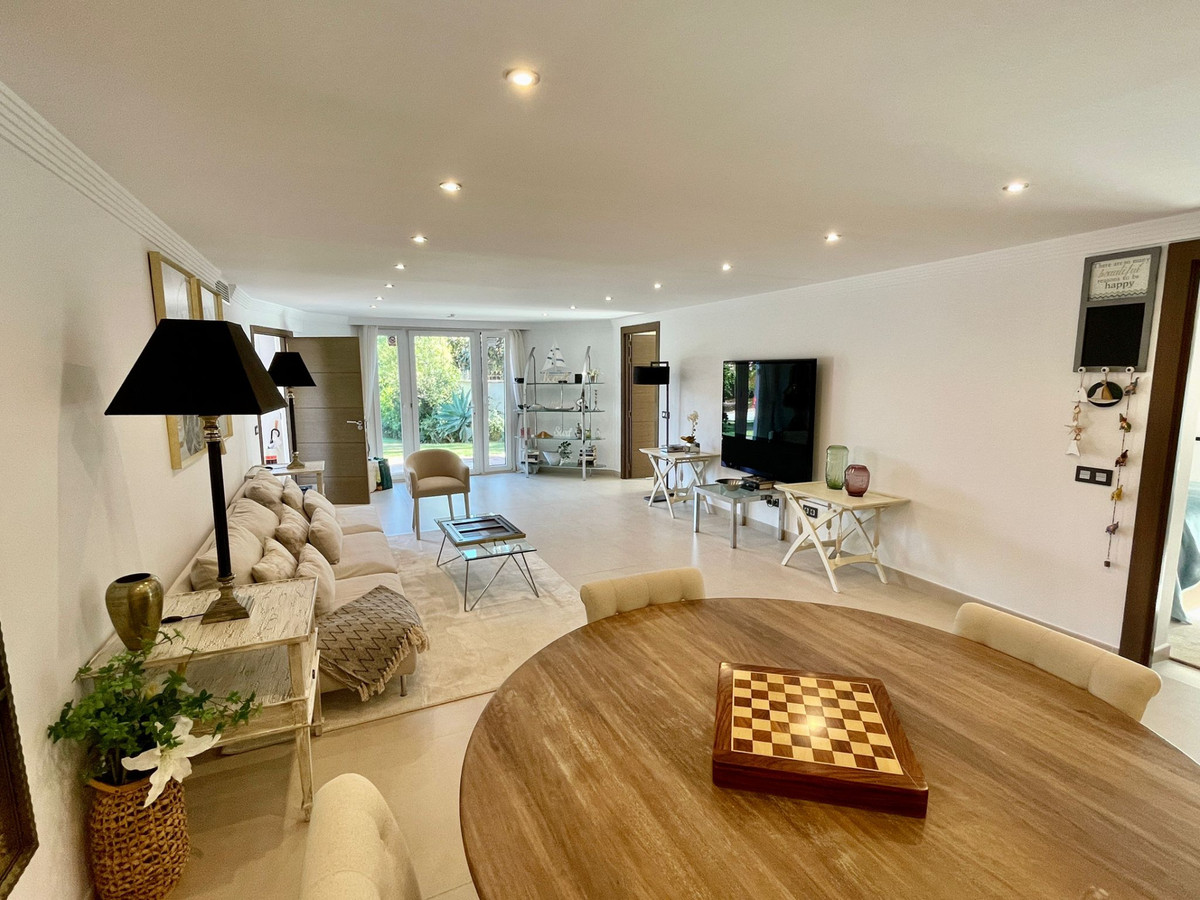 Huis te koop in San Pedro de Alcántara | 8 slaapkamers H4631002