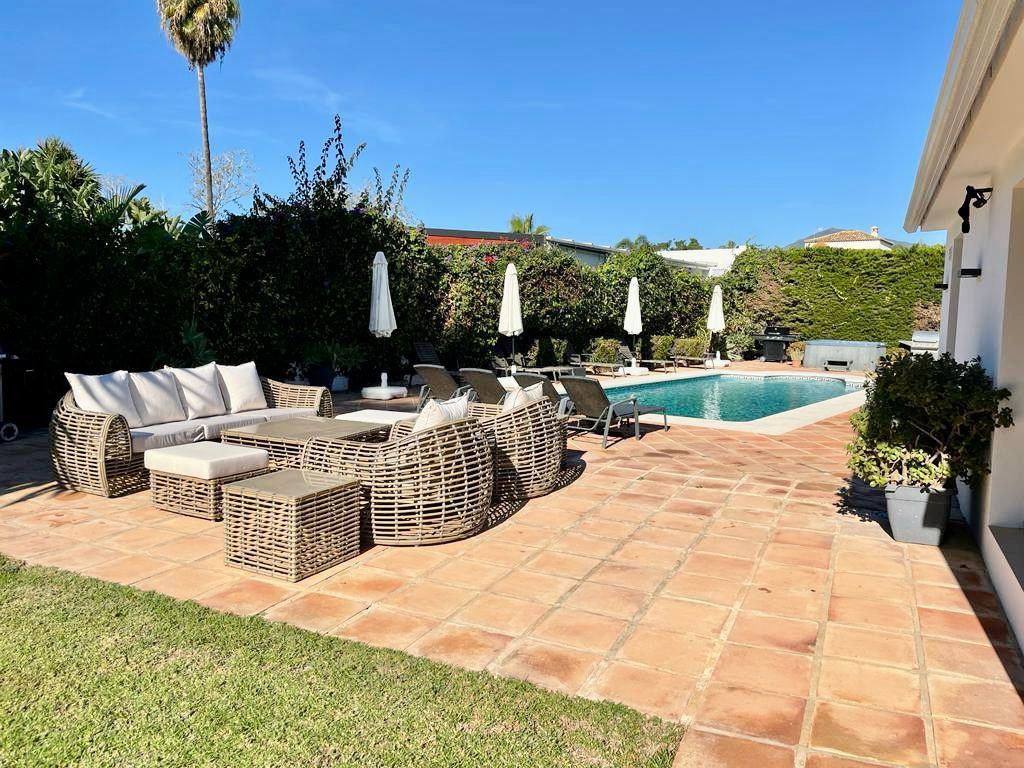 Huis te koop in San Pedro de Alcántara | 8 slaapkamers H4631002