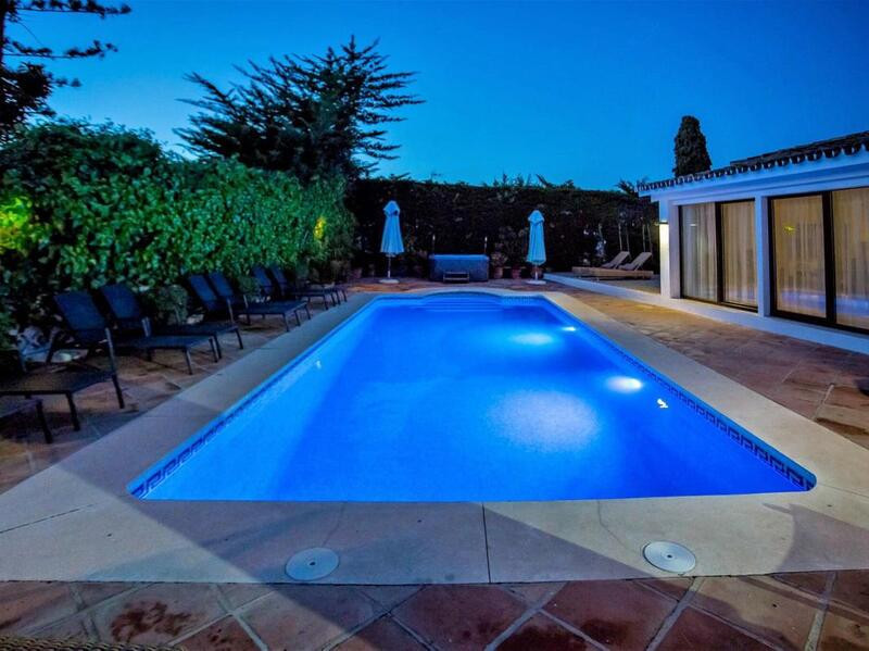 Huis te koop in San Pedro de Alcántara | 8 slaapkamers H4631002