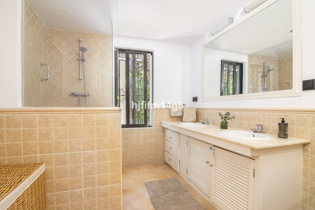 Huis te koop in San Pedro de Alcántara | 7 slaapkamers H4646440