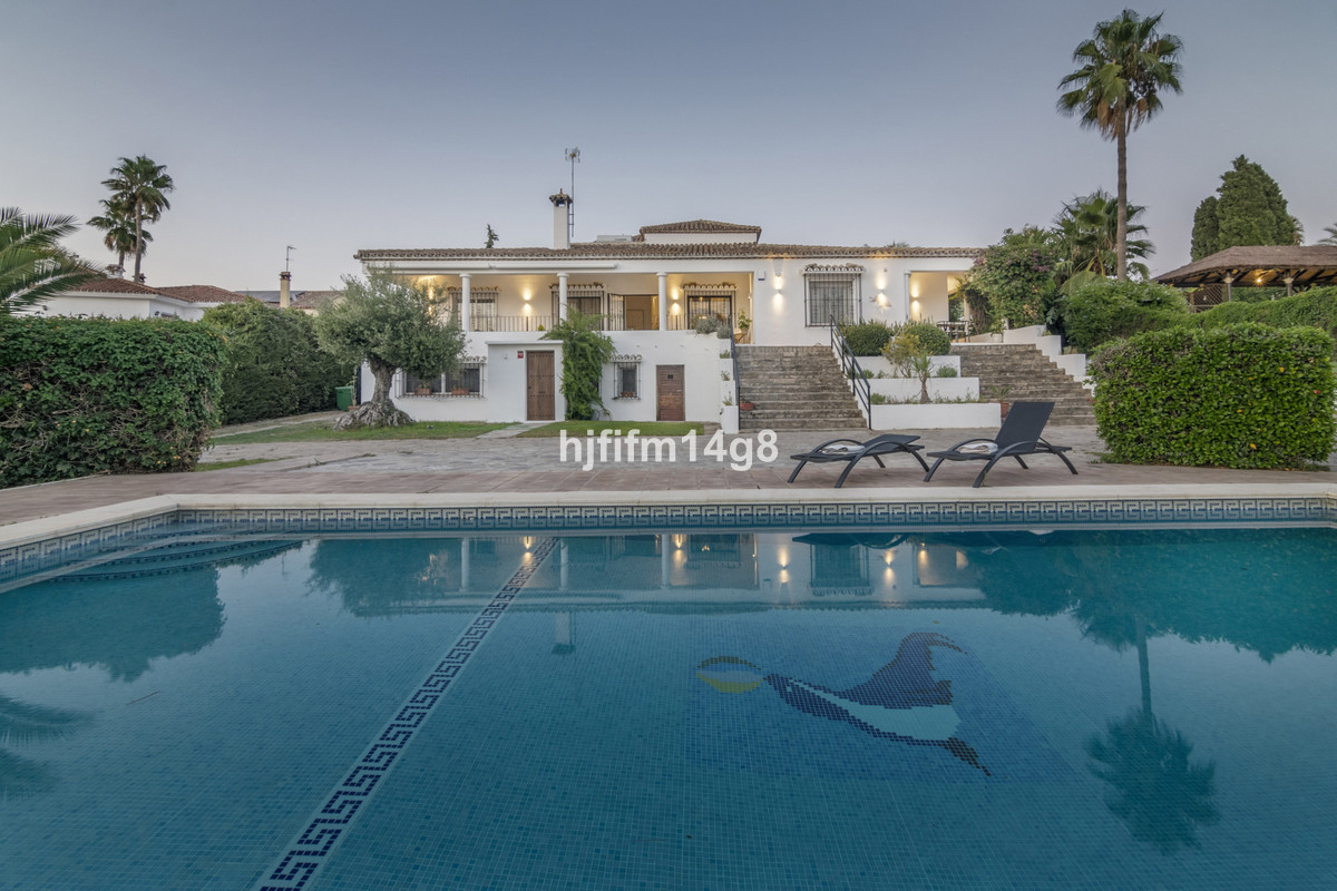 Huis te koop in San Pedro de Alcántara | 7 slaapkamers H4646440