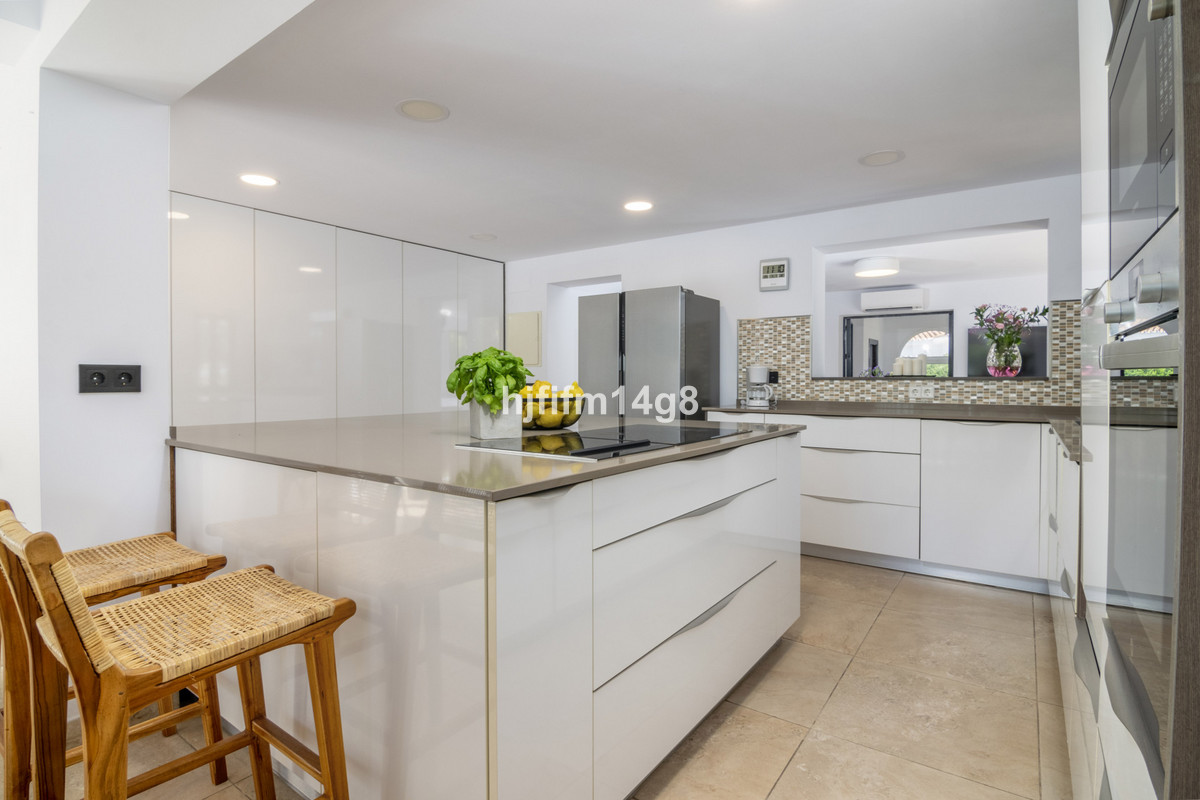 Huis te koop in San Pedro de Alcántara | 7 slaapkamers H4646440