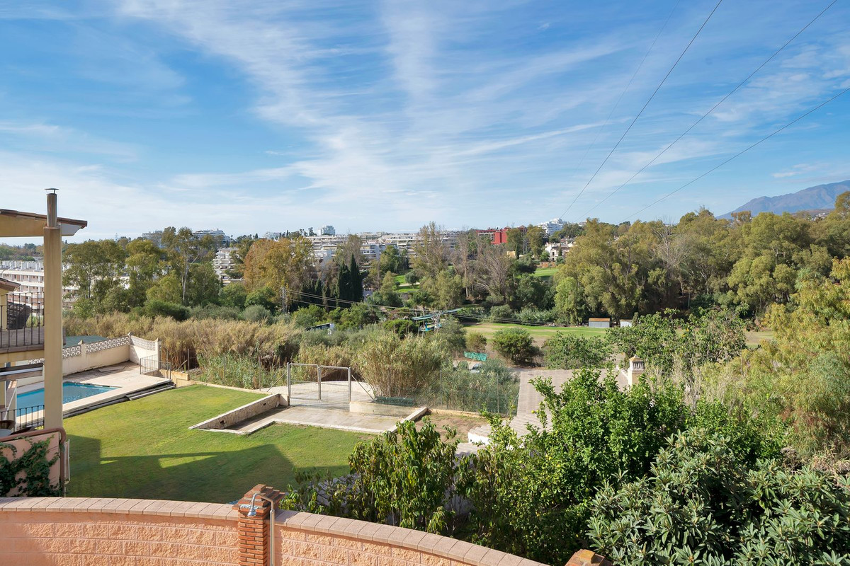 Vrijstaande Villa in San Pedro de Alcántara-20