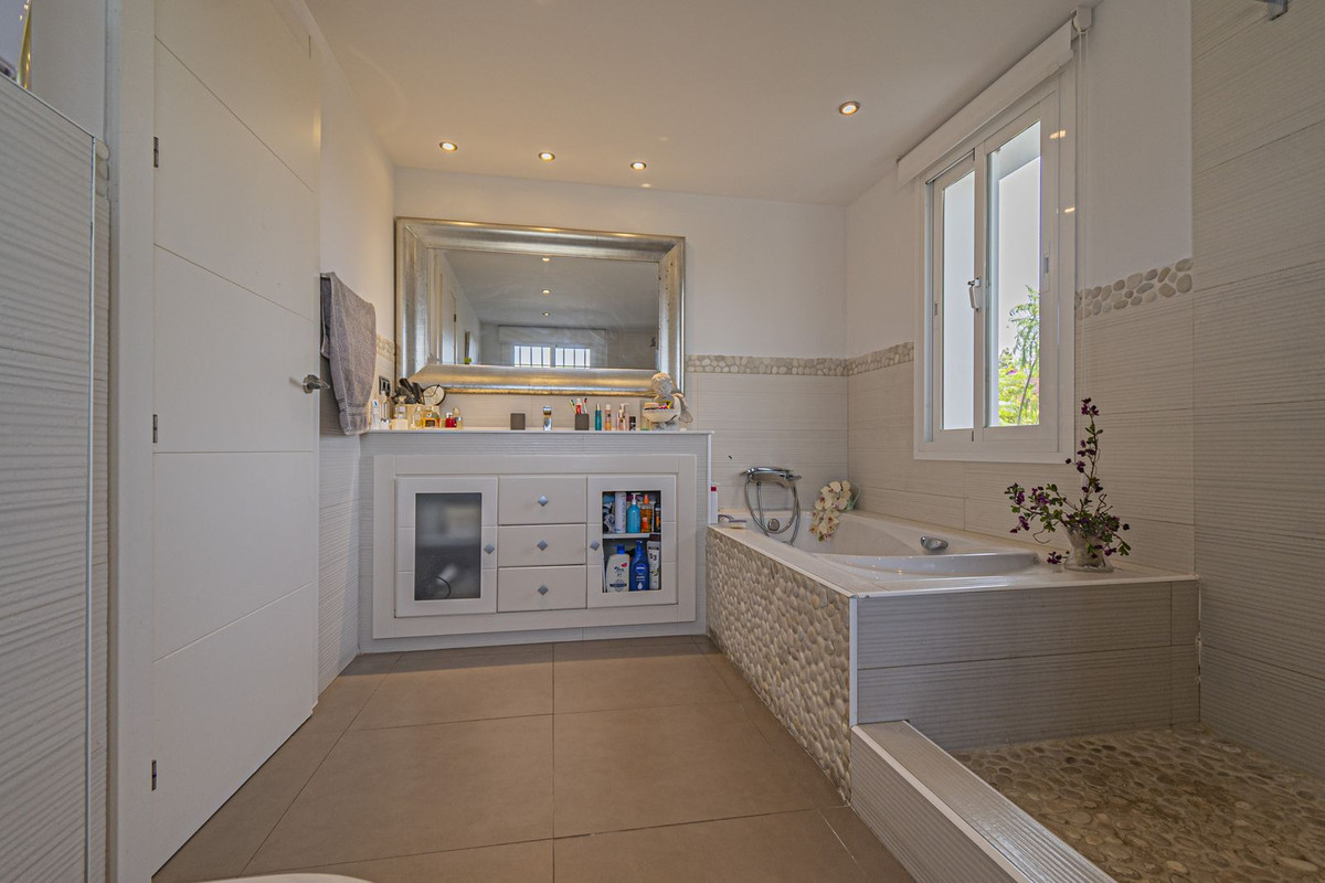 Huis te koop in San Pedro de Alcántara | 5 slaapkamers H5076394