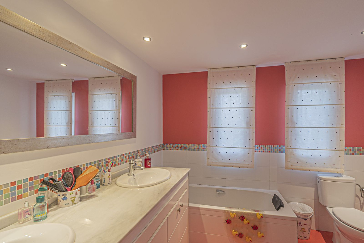 Huis te koop in San Pedro de Alcántara | 5 slaapkamers H5076394