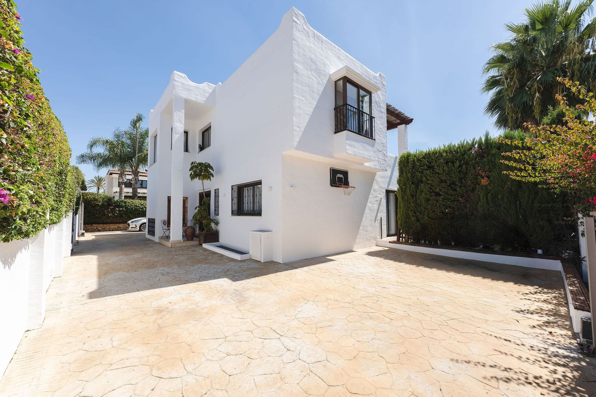 Huis te koop in San Pedro de Alcántara | 4 slaapkamers H5152036
