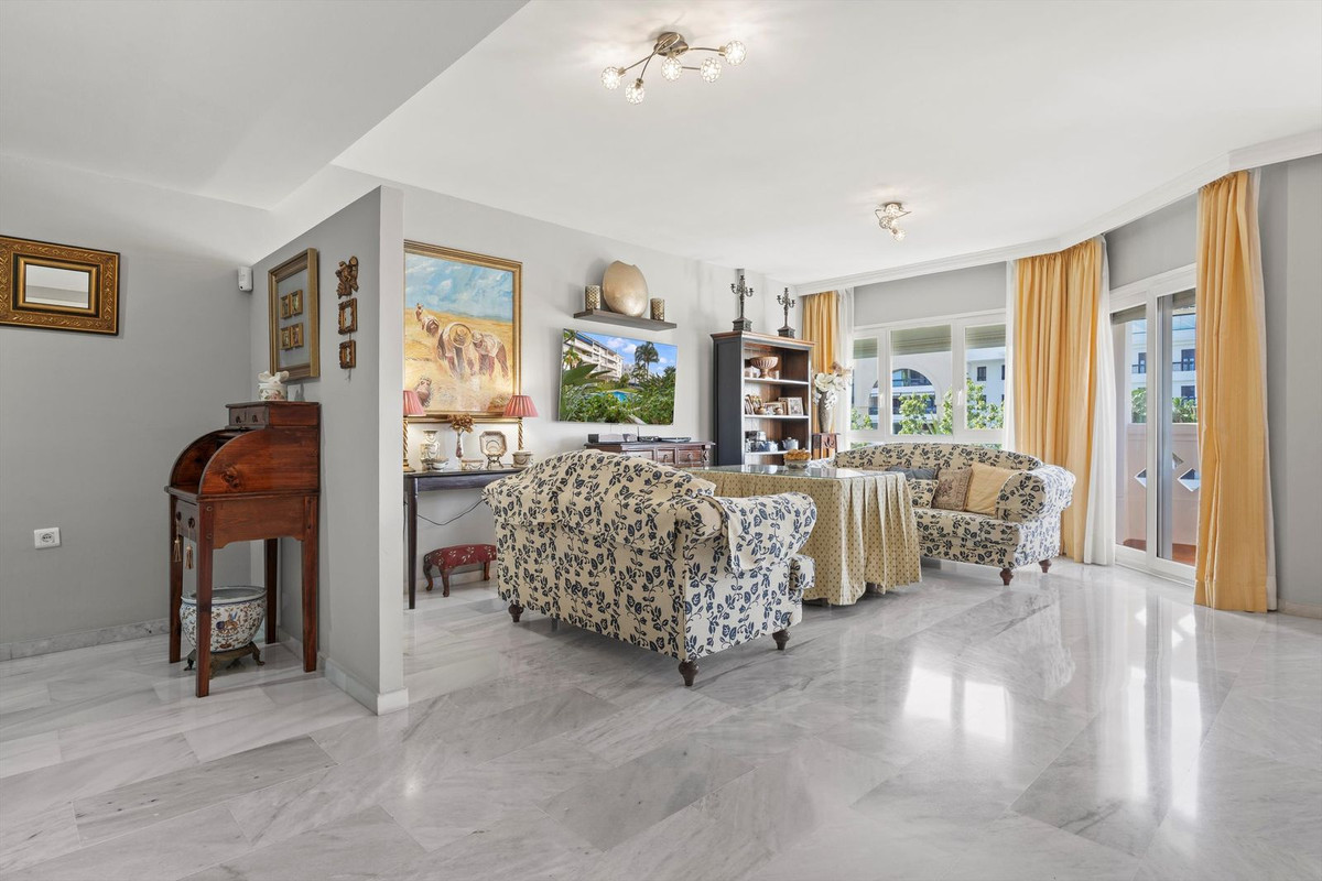 Appartement te koop in San Pedro de Alcántara | 3 slaapkamers H5289496