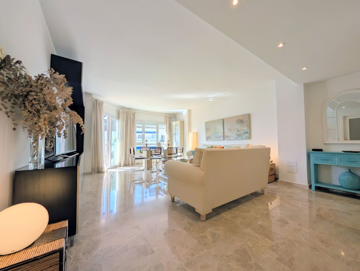 Appartement te koop in San Pedro de Alcántara | 4 slaapkamers H5296789