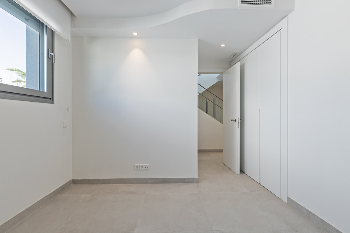 Huis te koop in San Pedro de Alcántara | 4 slaapkamers H5338294