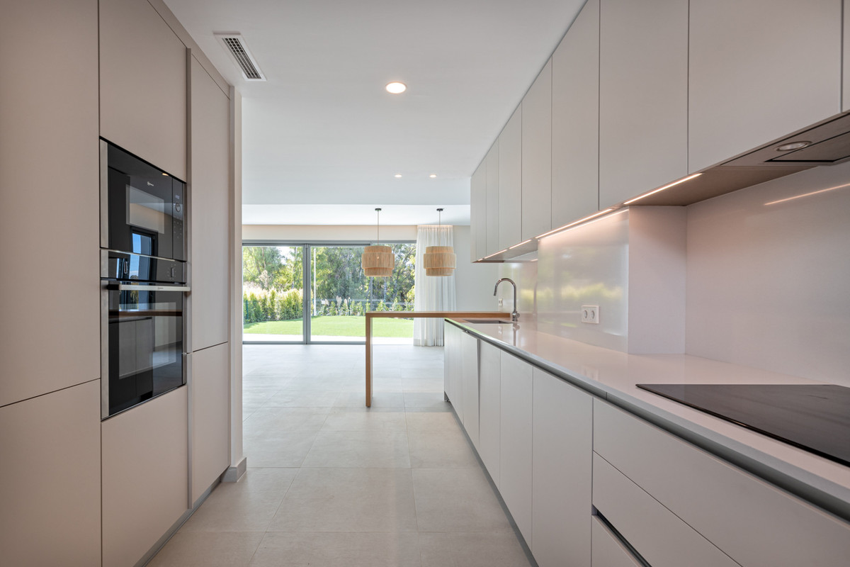 Huis te koop in San Pedro de Alcántara | 4 slaapkamers H5338294