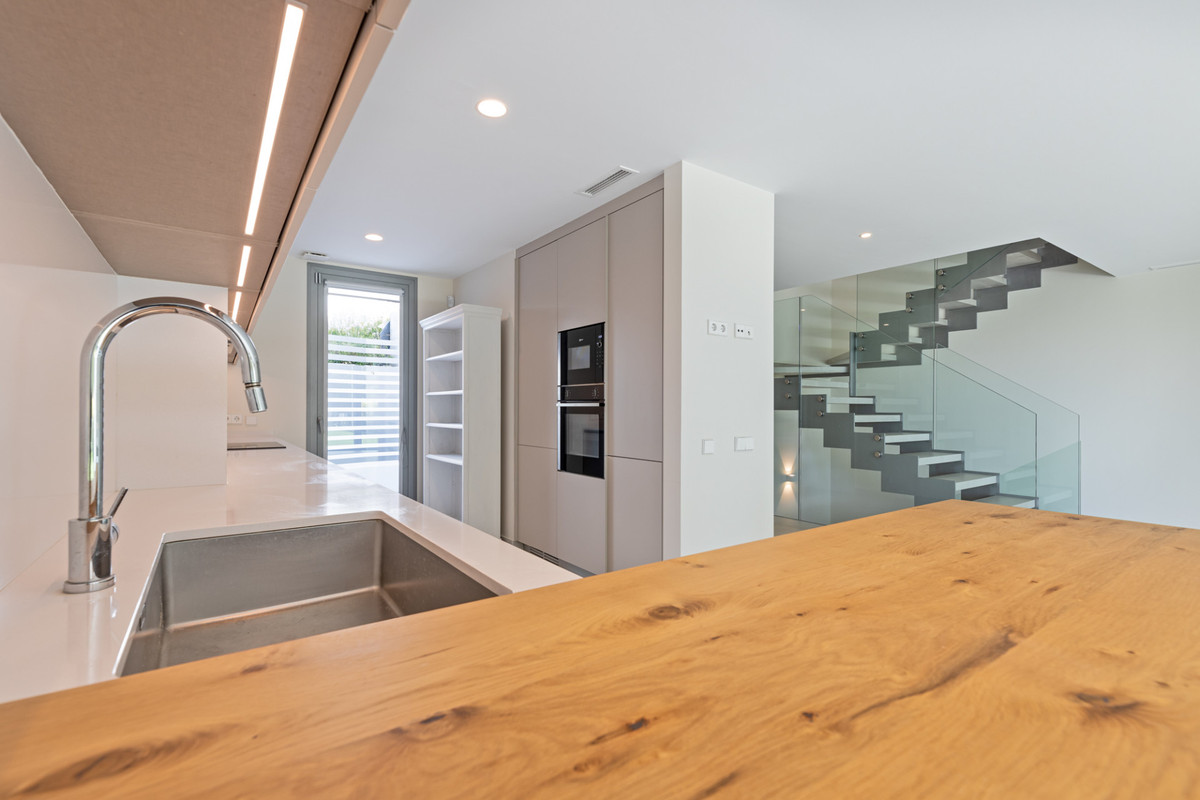 Huis te koop in San Pedro de Alcántara | 4 slaapkamers H5338294