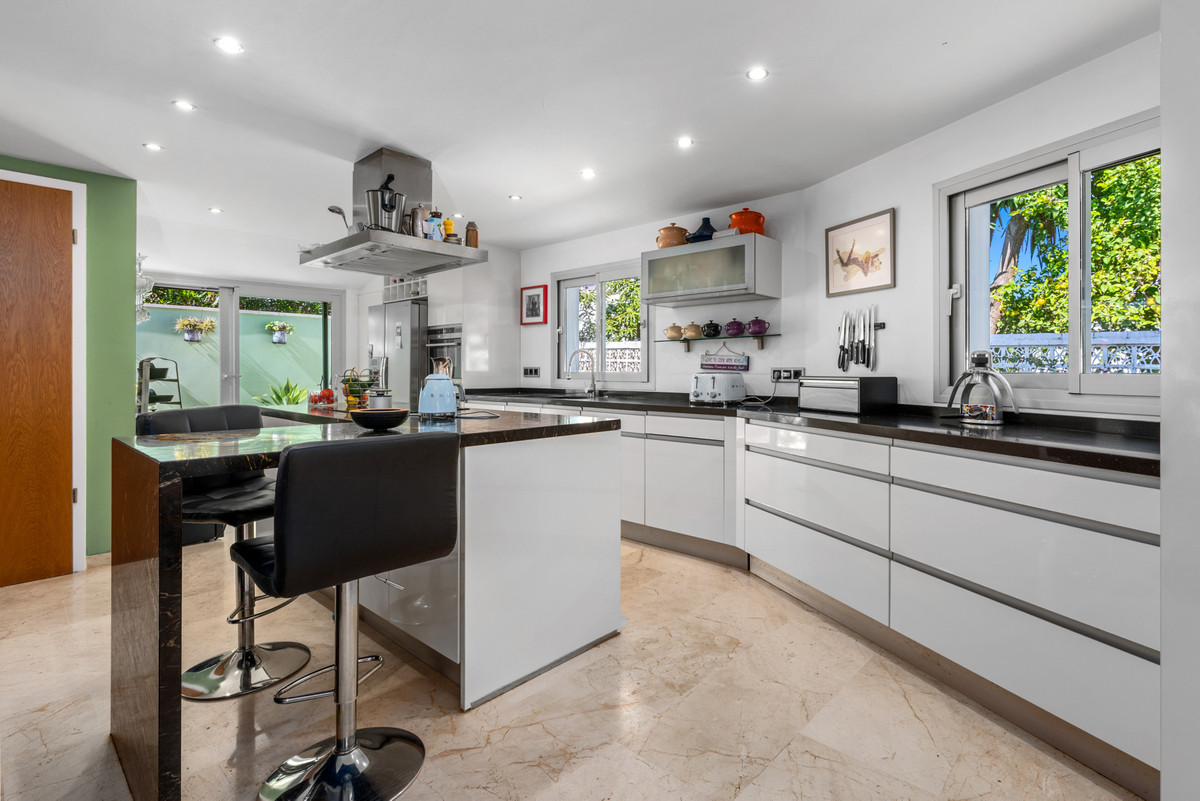 Huis te koop in San Pedro de Alcántara | 5 slaapkamers H5348251