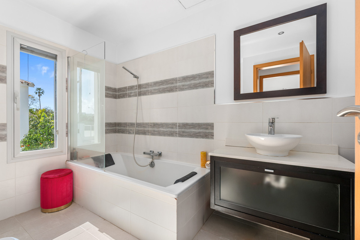 Huis te koop in San Pedro de Alcántara | 5 slaapkamers H5348251