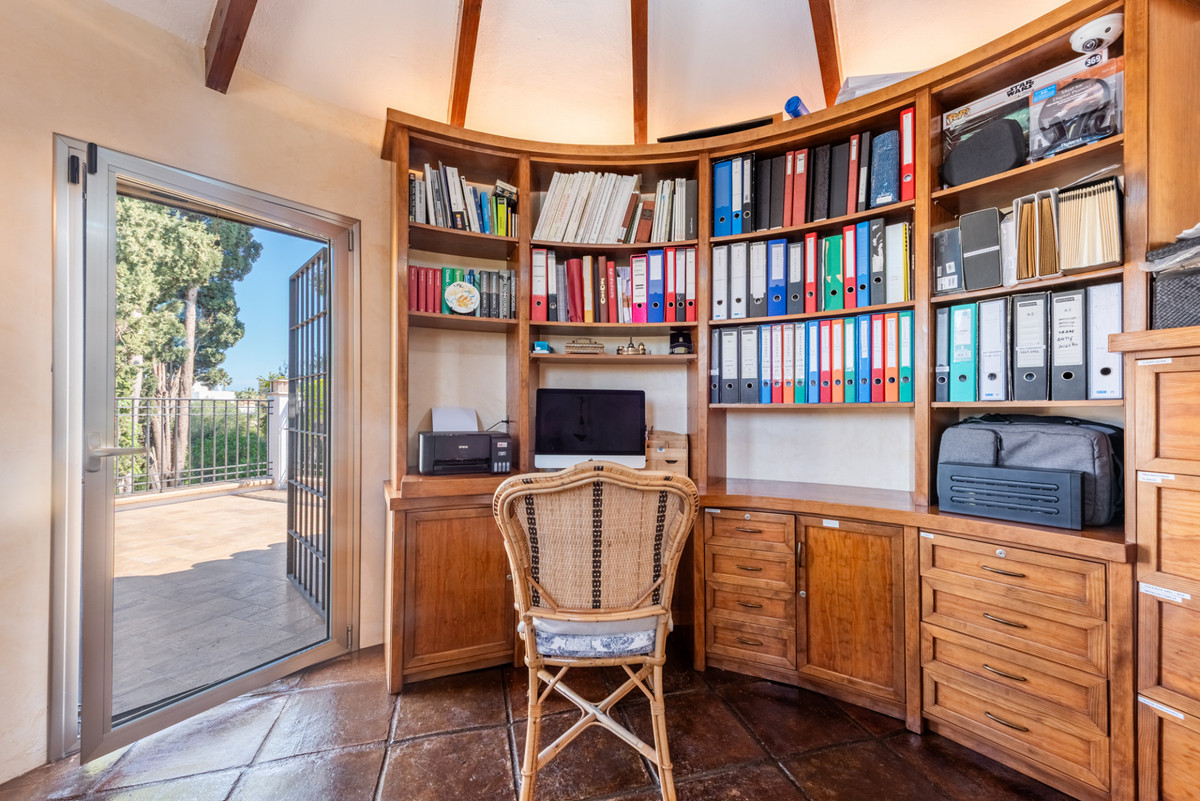 Huis te koop in San Pedro de Alcántara | 4 slaapkamers H5348671