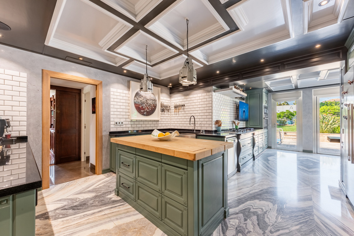 Huis te koop in San Pedro de Alcántara | 4 slaapkamers H5348671