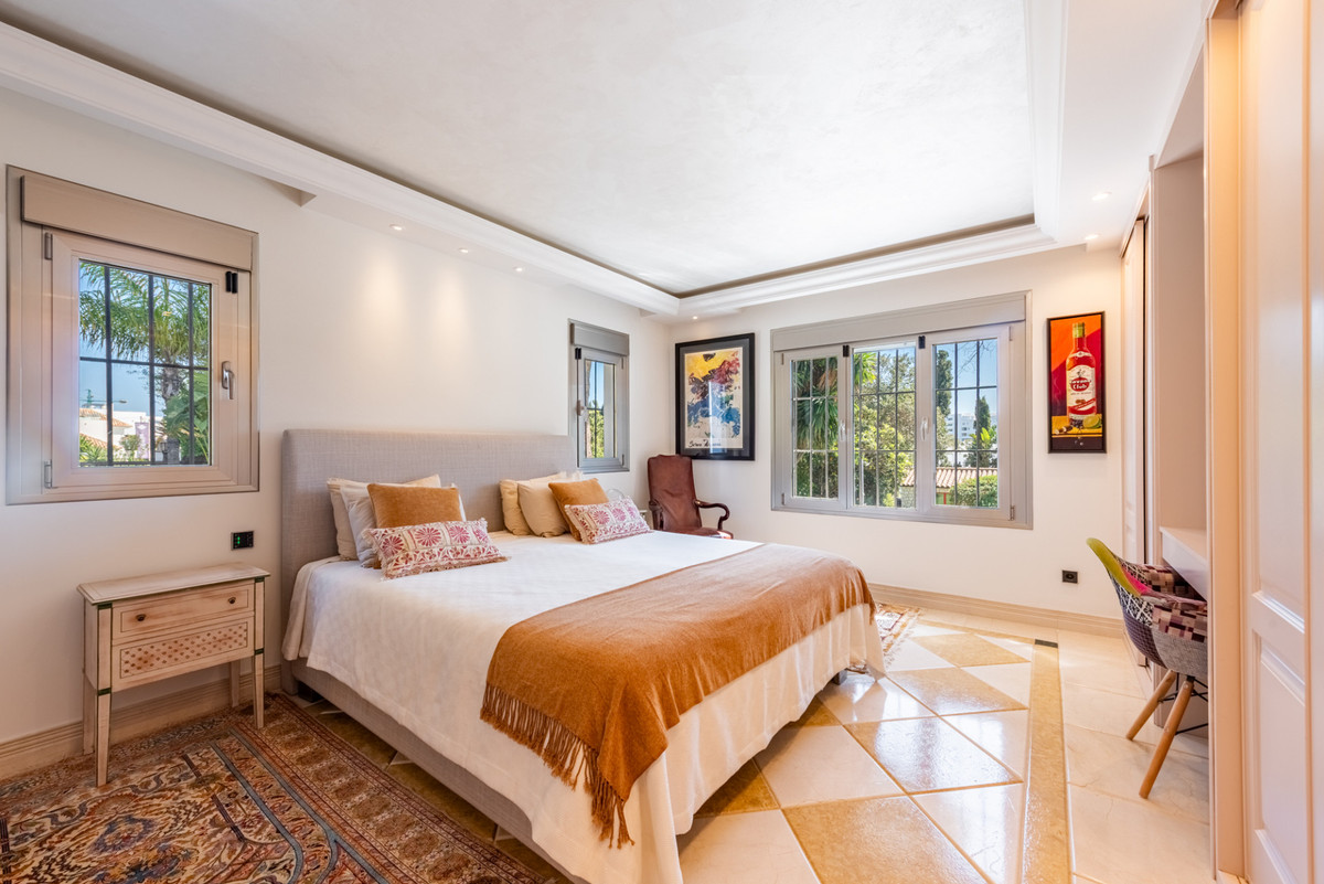 Huis te koop in San Pedro de Alcántara | 4 slaapkamers H5348671