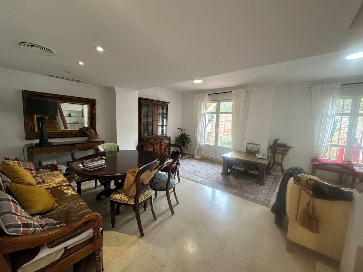 Huis te koop in San Pedro de Alcántara | 4 slaapkamers H5361259