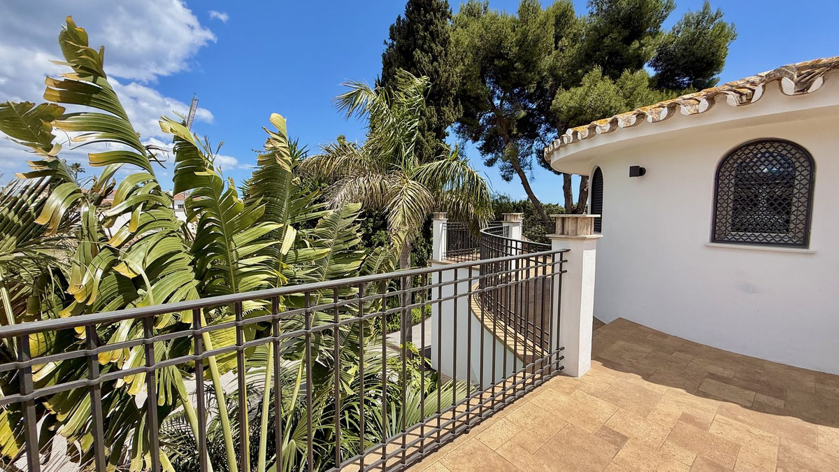 Huis te koop in San Pedro de Alcántara | 4 slaapkamers H5387881