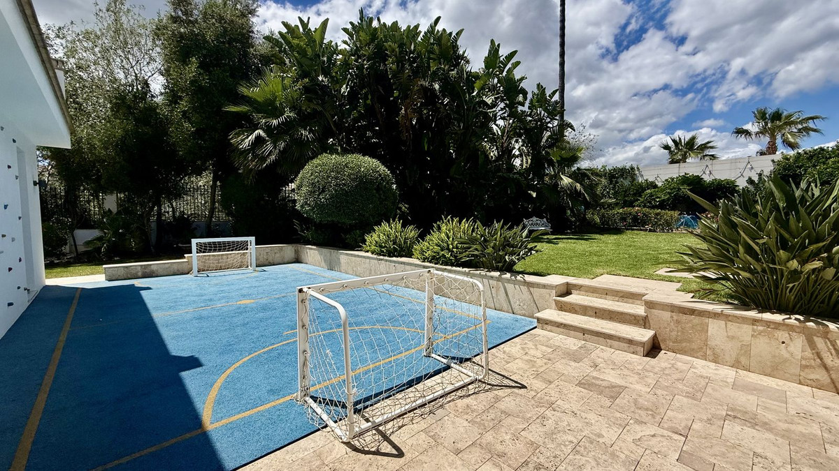 Huis te koop in San Pedro de Alcántara | 4 slaapkamers H5387881