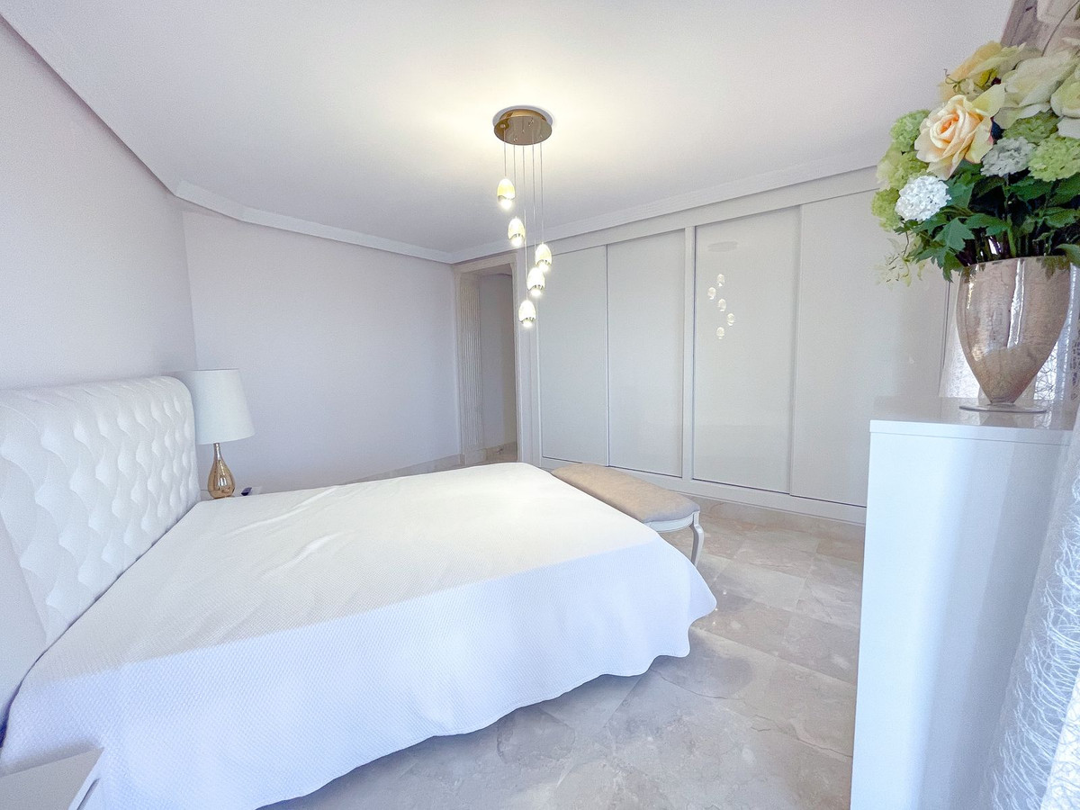 Appartement te koop in San Pedro de Alcántara | 3 slaapkamers H5424349