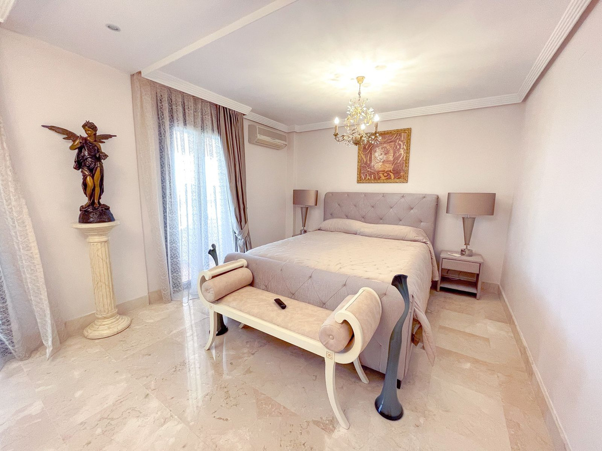 Appartement te koop in San Pedro de Alcántara | 3 slaapkamers H5424349