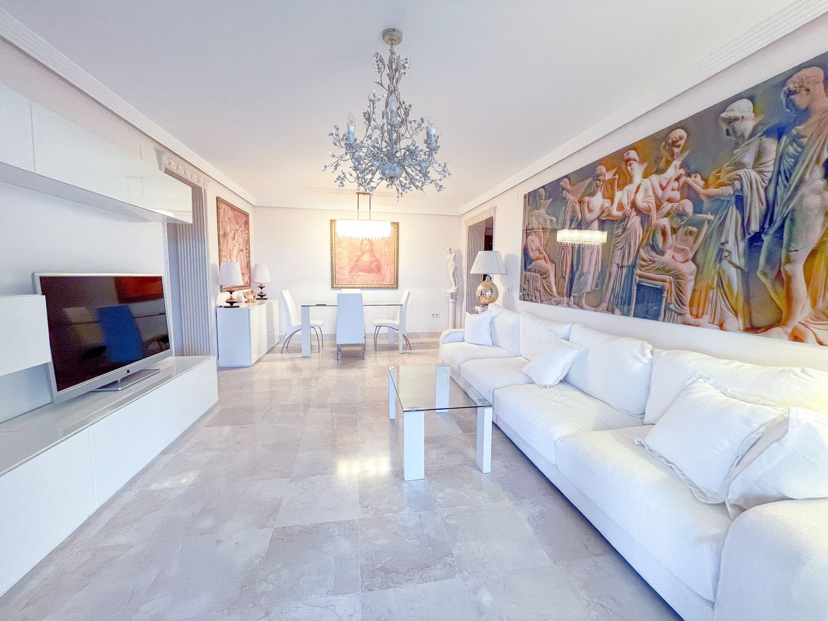 Appartement te koop in San Pedro de Alcántara | 3 slaapkamers H5424349
